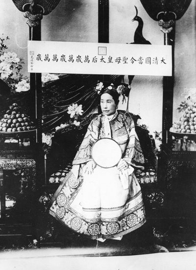 Kaiserinwitwe Cixi von China, 1904 von Chinese Photographer